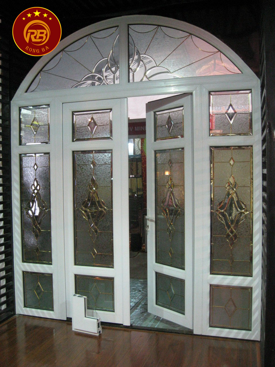 Cửa kính hoa đồng 111