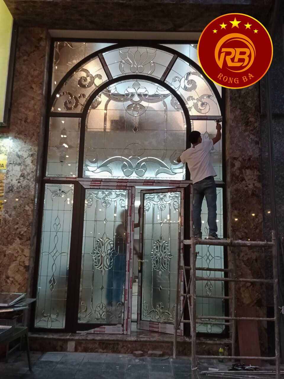 Cửa kính hoa đồng 177