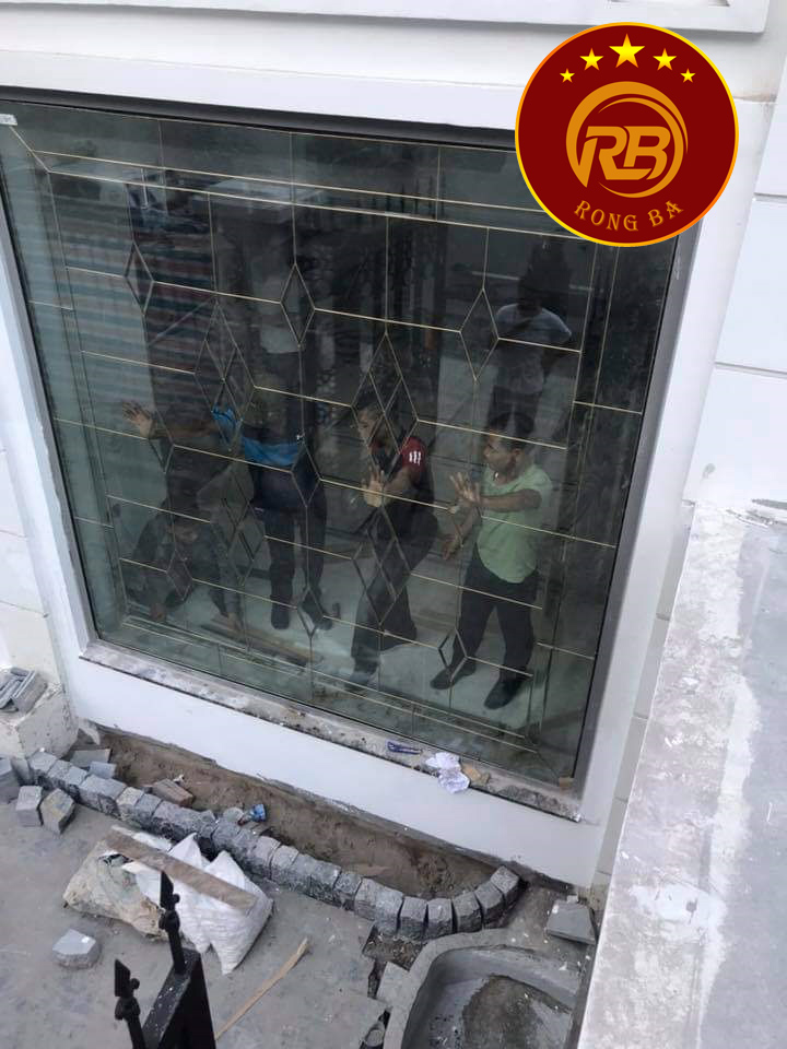 Tranh vách kính hoa đồng 187