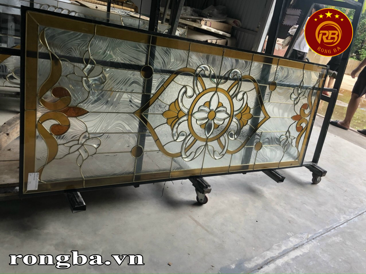 Tranh vách kính hoa đồng 203